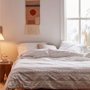 Urban Outfitters Queen Duvet Set Rust Design